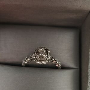 Zales white gold wedding band size 8